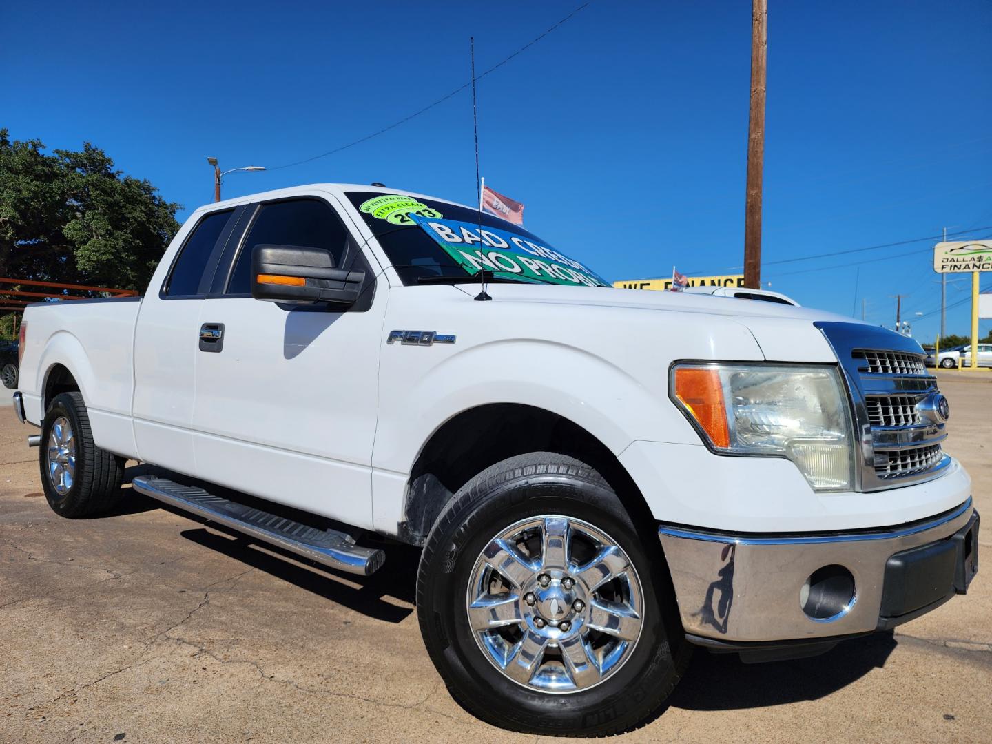 2013 WHITE /GRAY Ford F-150 XLT (1FTEX1CM4DF) with an 3.7L V6 DOHC 24V engine, 6-Speed Automatic transmission, located at 2660 S.Garland Avenue, Garland, TX, 75041, (469) 298-3118, 32.885551, -96.655602 - Welcome to DallasAutos4Less, one of the Premier BUY HERE PAY HERE Dealers in the North Dallas Area. We specialize in financing to people with NO CREDIT or BAD CREDIT. We need proof of income, proof of residence, and a ID. Come buy your new car from us today!! This is a very well cared for 2013 FO - Photo#0